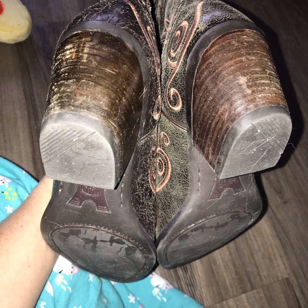 Ariat 8b boots - Picture 5 of 5
